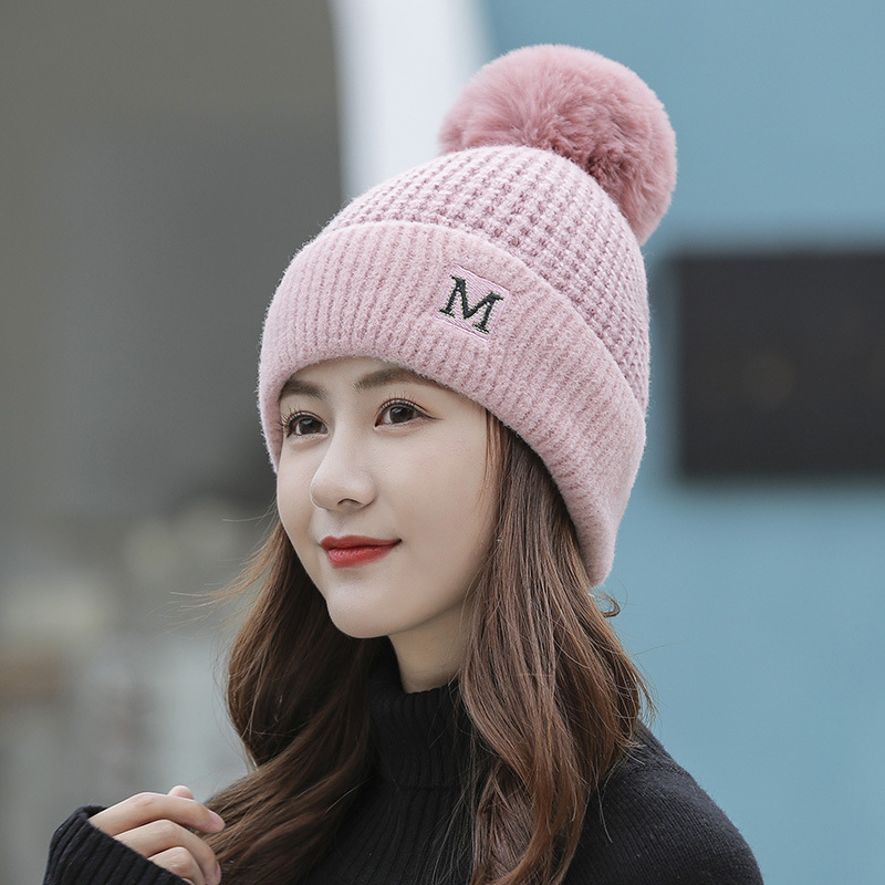 Mũ len mùa đông nữ dệt kim chữ M